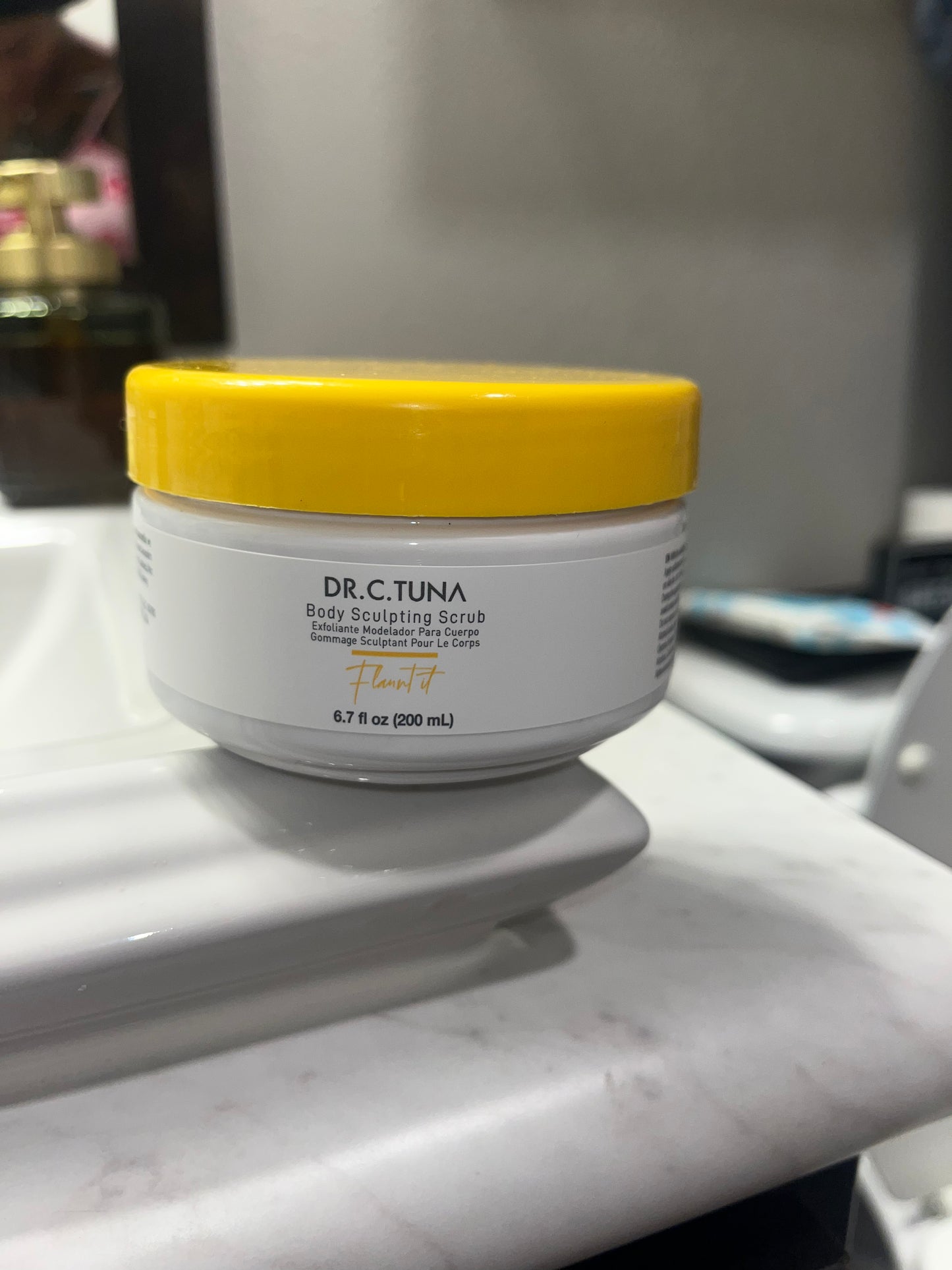 Fluant iT body scrub